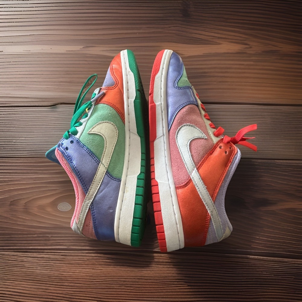 Women's Nike Dunk Low SE "Sunset Pulse" Size 8
